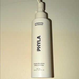 Phyla pH Balancing Gel Cleanser NWOB